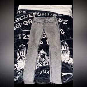 Gray Skinny Jeans with Classic Style